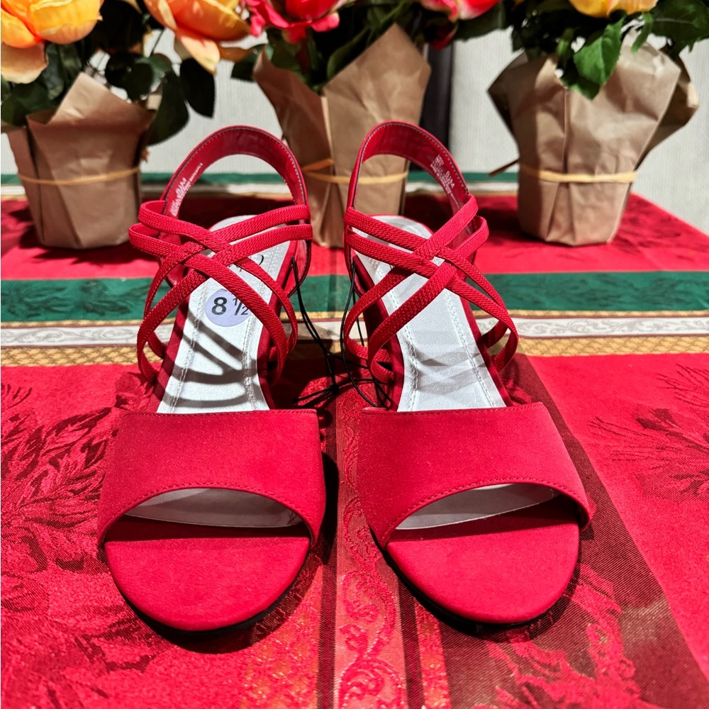 IMPO Elegant Red Strappy Wedged Sandals - Size 8.5M